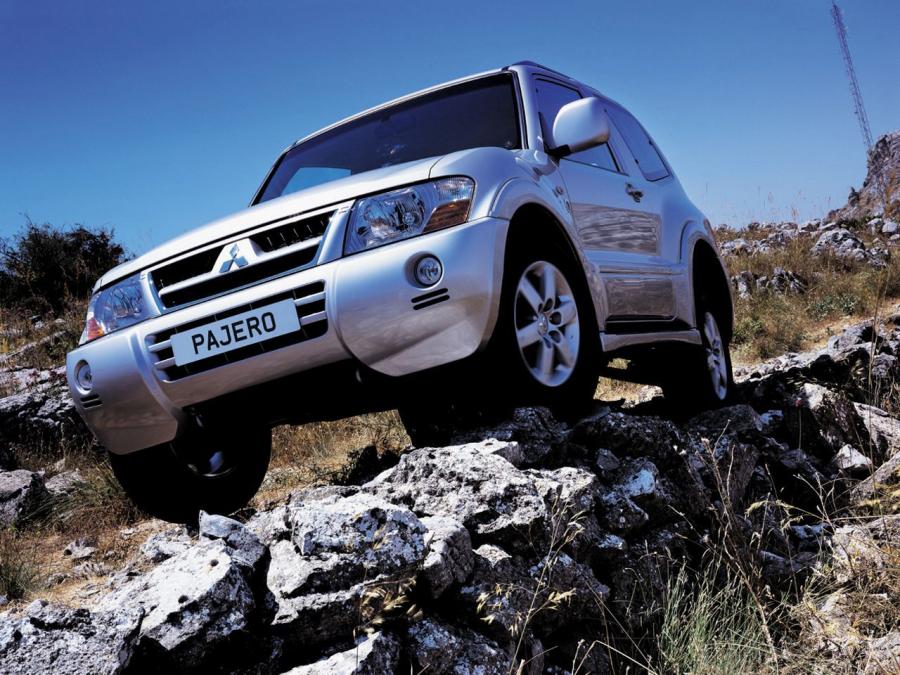  Mitsubishi Pajero 3-Door III 1999 года  (фото 8 из 12)